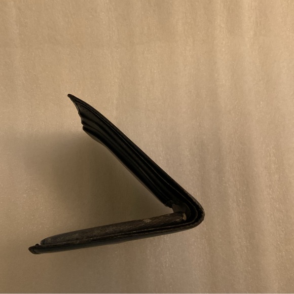 Louis Vuitton Men’s Epi Leather Bifold Wallet w/ Snap Coin Pouch – Blue - Picture 3 of 10